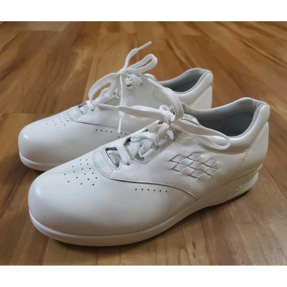 SAS Free Time Womens Shoes Size 7.5 M White Leather Lace Up Low Top Sneakers